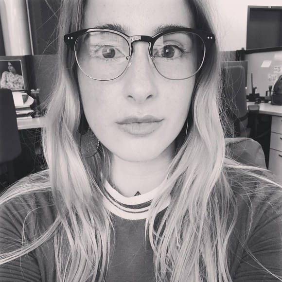 Meet your Posher, Delphine - Picture 1 of 1